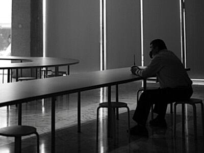 yalnızlığın kurumsal hali sosyal izolasyon